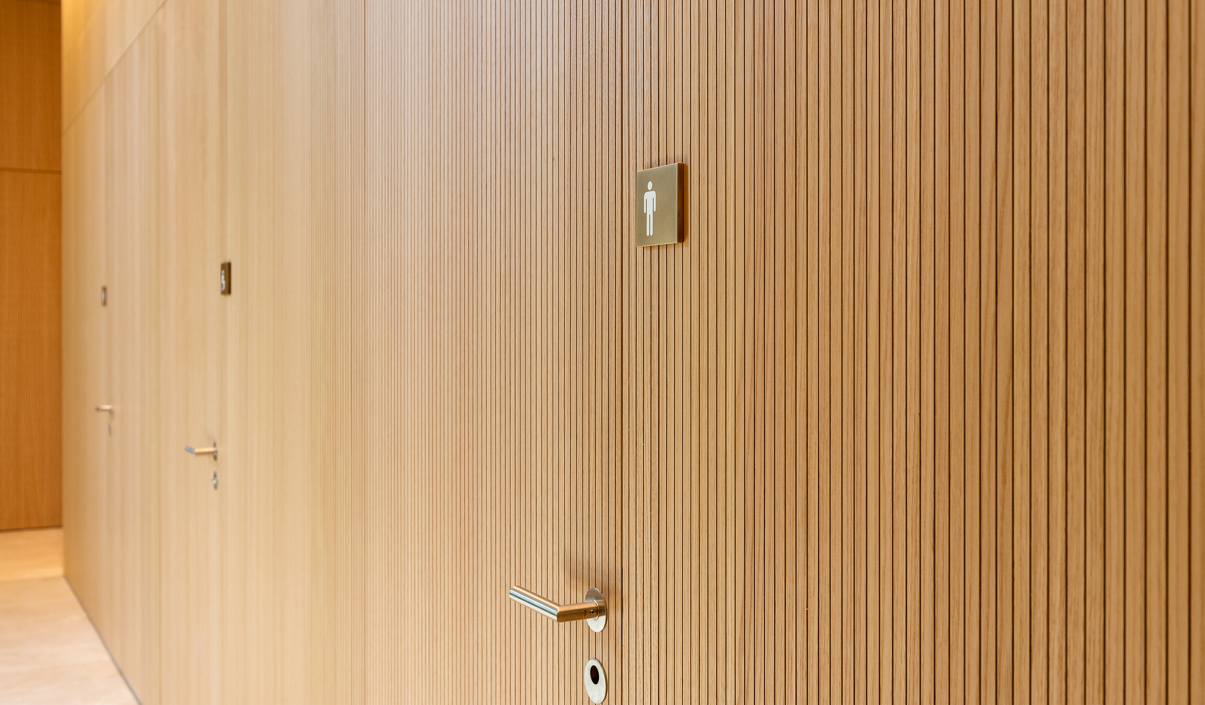 Signaletik Geschäftshaus Rosau