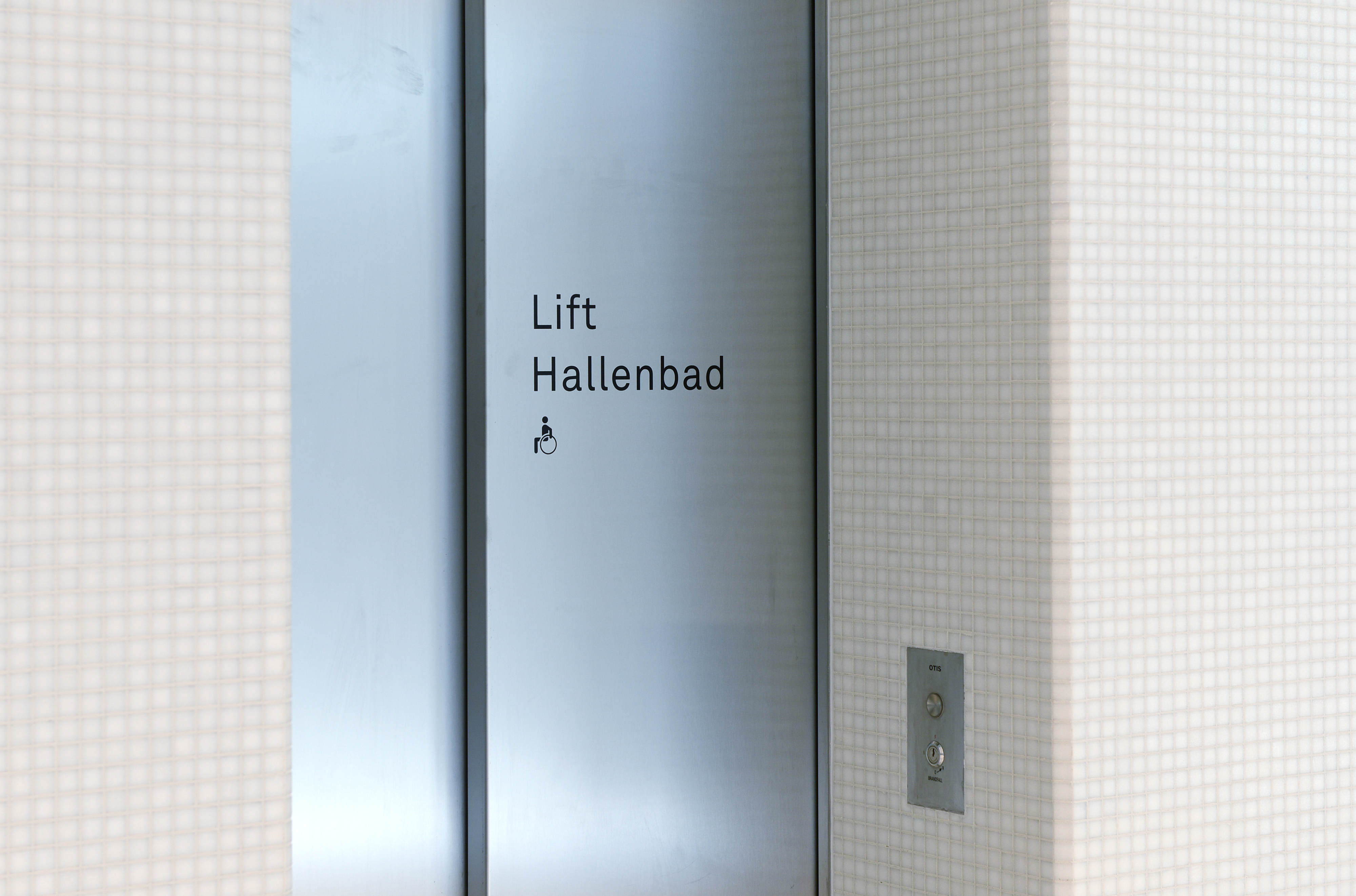Lift Hallenbad Ovaverva